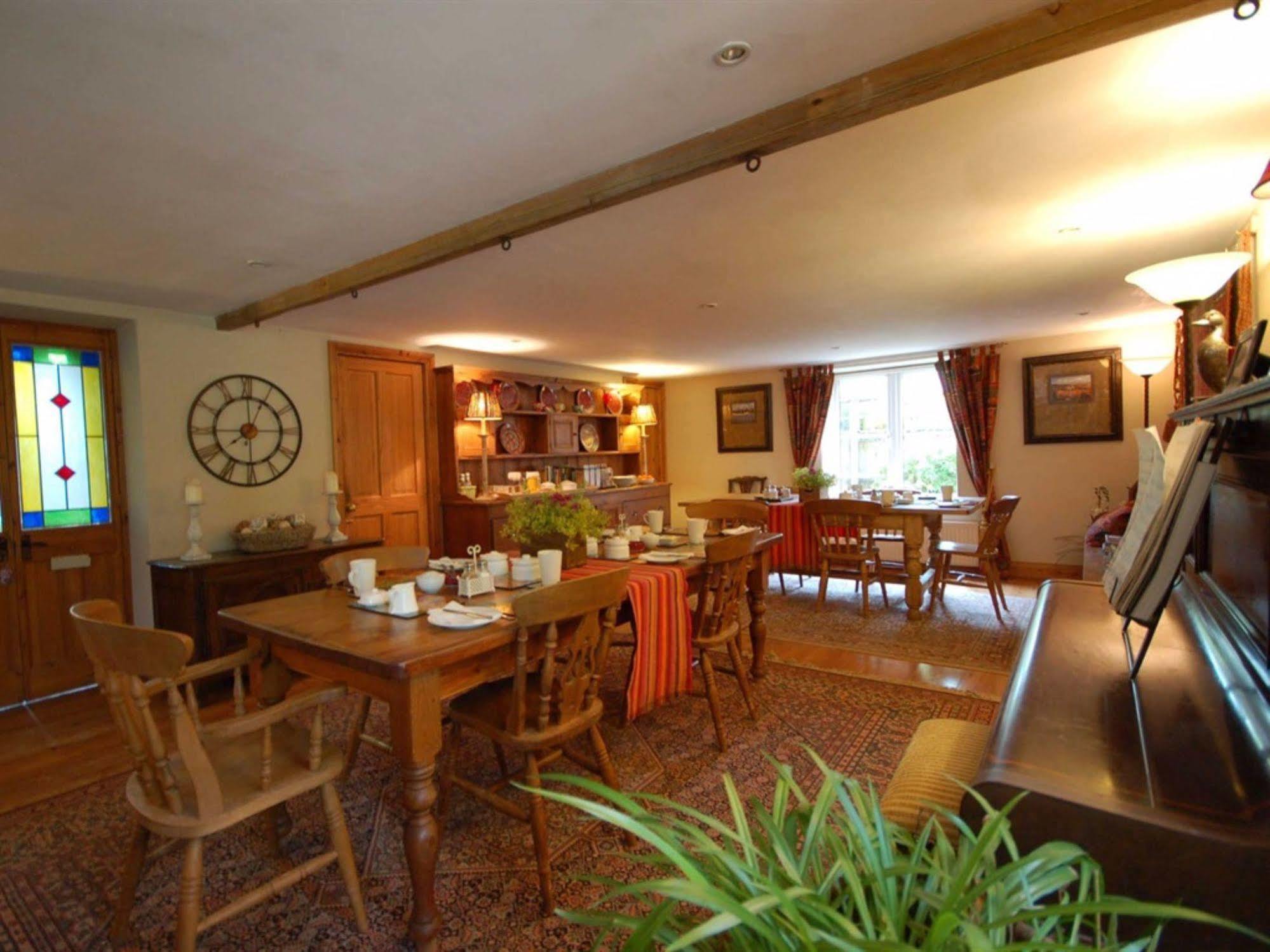 The Old Forge Bed & Breakfast East Kennett Eksteriør bilde